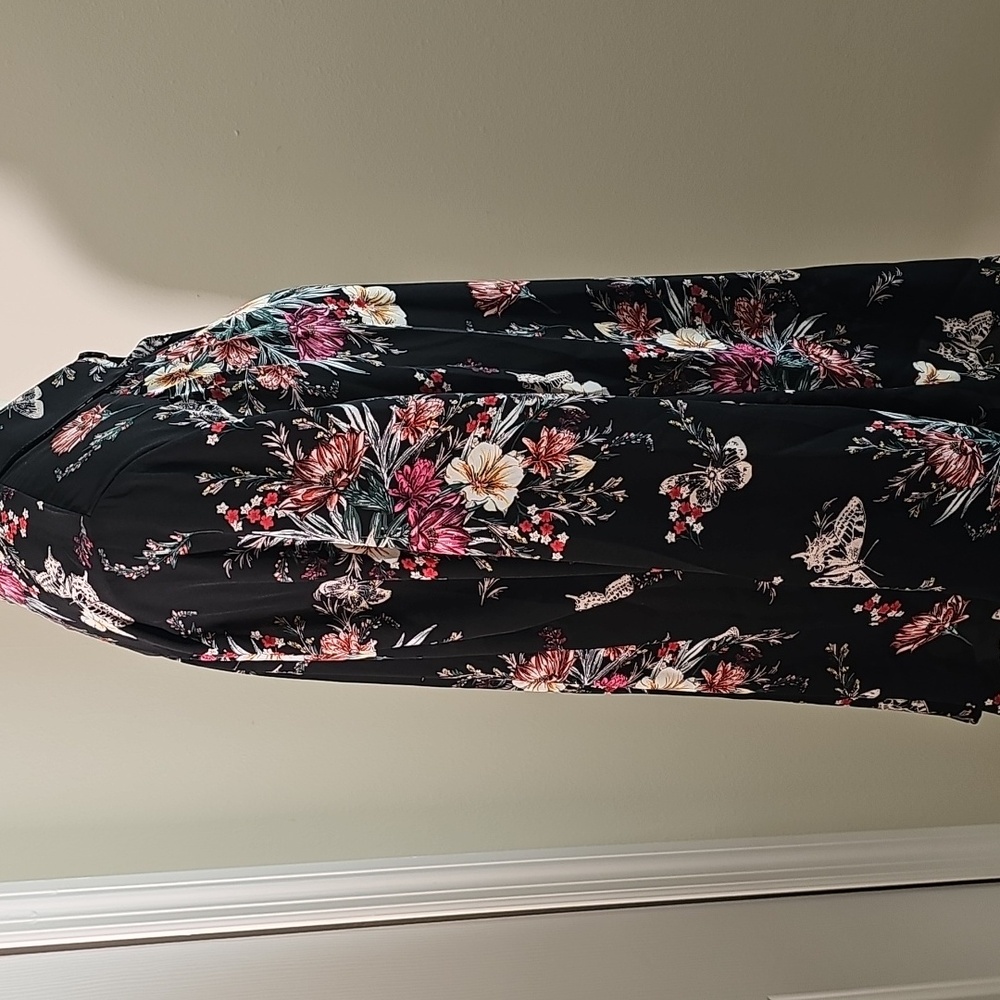 Torrid Floral Black Women's Top.size‎ 1X. Long Sleeves Covered Buttons. - Picture 7 of 11